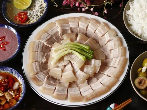 Vì sao thịt luộc xong không nên thái ngay mà phải để ‘thịt nghỉ’ ít nhất 5 phút?