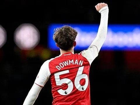Dowman chốt tương lai, Arteta vội kéo lại mặt đất