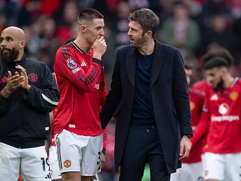 Khi Sesko thách thức sự kiên định của Michael Carrick