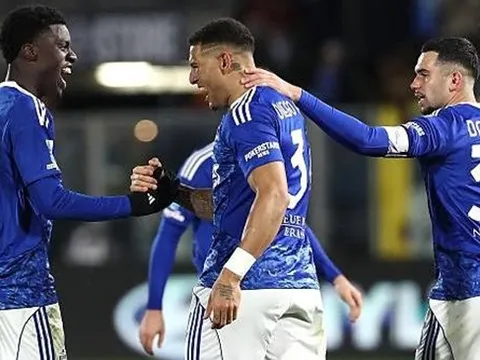 Thẻ đỏ tai hại khiến Roma thua ngược Como