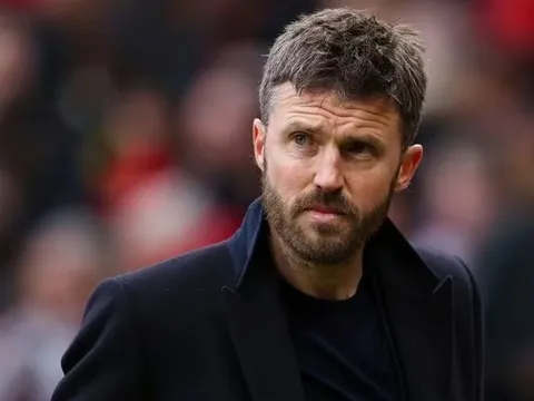 Carrick thản nhiên khi được Rooney ủng hộ dẫn dắt Man Utd