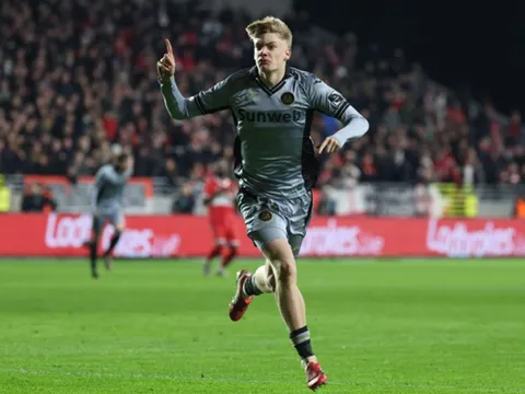 Xây chắc top 3, MU quyết tranh De Cat với Tottenham