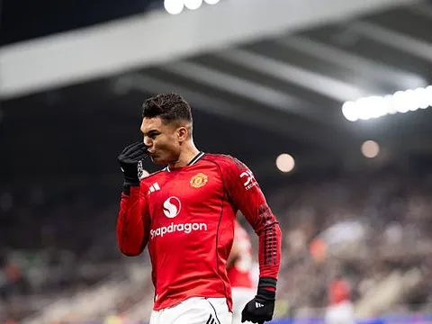 Chuyên gia và người hâm mộ Man Utd đồng loạt tri ân Casemiro