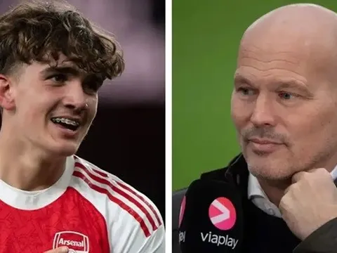 Ljungberg tin pha kiến tạo của Dowman mang cúp về cho Arsenal