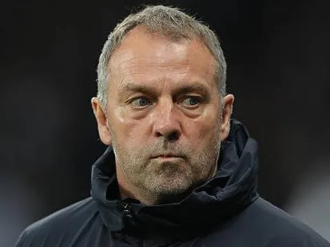 Barca thắng Sevilla nhưng Flick vẫn lo về Champions League