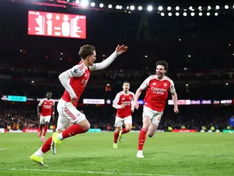 Michael Owen tin Man City không đủ giỏi để vượt mặt Arsenal