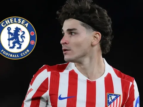 Chê Arsenal chật chội, McCoist khuyên Alvarez tới Chelsea