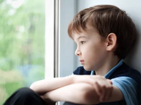 Sau lời trách mắng của cô giáo khi gặp sự cố đuối nước, bé trai 13 tuổi "trầm cảm" phải nhập viện tâm thần