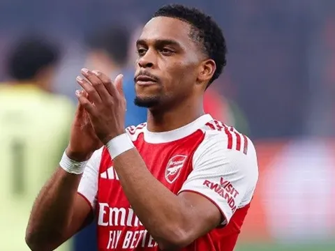 Ben White đủ sức thay Timber đấu Leverkusen?