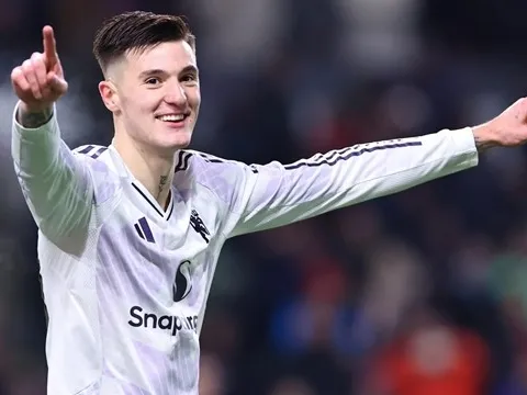 Từ chối Watkins chọn Sesko là nước cờ vàng của MU