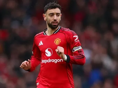 Rio Ferdinand khẳng định Bruno Fernandes là tiền vệ hay nhất thế giới