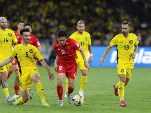 Fan Malaysia phẫn nộ với liên đoàn, kỳ vọng đánh bại Việt Nam