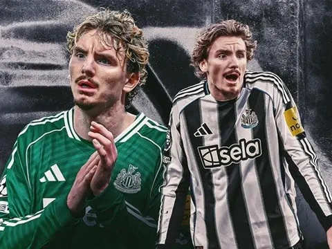 Gã khổng lồ Woltemade ngủ quên tại Newcastle