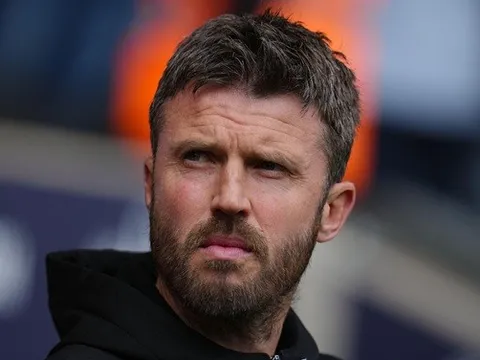 Schmeichel và Foster giục MU bổ nhiệm Carrick