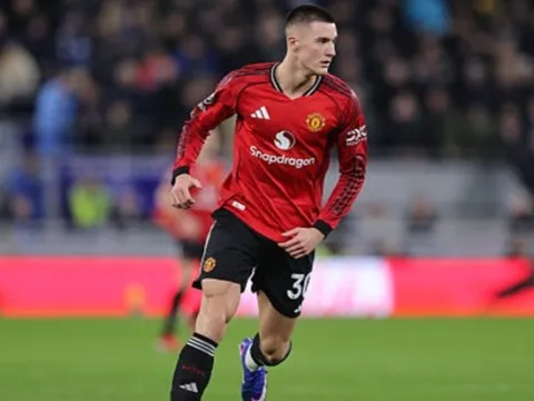 Schmeichel chỉ ra lý do Sesko phải làm siêu dự bị tại MU