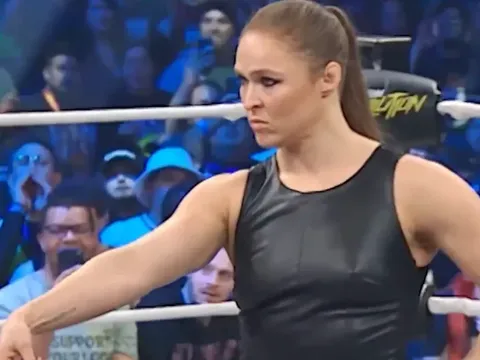 Ronda Rousey bất ngờ tái xuất sàn đấu vật biểu diễn, hâm nóng cho đại chiến MMA