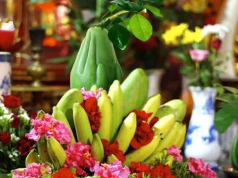 Khung giờ đẹp thắp hương ngày mai - mùng 1 tháng 2 năm Bính Ngọ, 4 việc cần làm để cả tháng hanh thông, may mắn