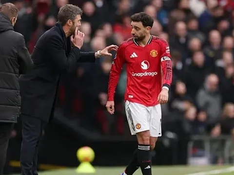 Agbonlahor cho rằng Bruno Fernandes lãng phí sự nghiệp ở MU