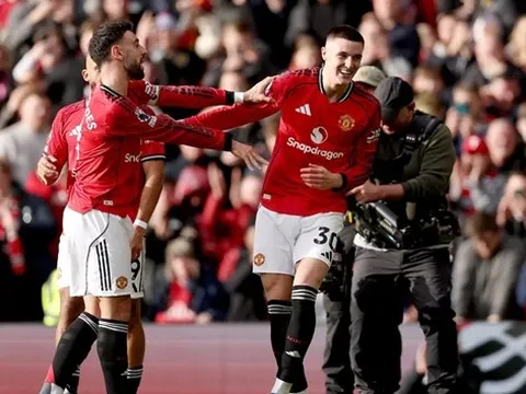 Benjamin Sesko bùng nổ tại Man Utd nhờ bàn tay Michael Carrick