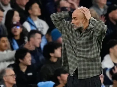 Wayne Rooney phá tan hoài nghi về tương lai của Pep Guardiola