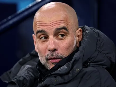 Pep bóng gió tương lai sau thảm bại Cúp C1