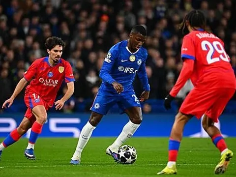 Caicedo cay đắng thừa nhận PSG quá mạnh so với Chelsea