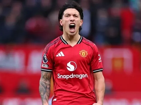 Leny Yoro ngả mũ trước đẳng cấp của Lisandro Martinez