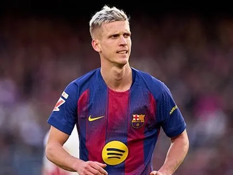 Dani Olmo sẽ là "số 9 ảo" cứu rỗi Barcelona?