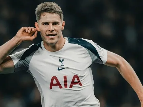 Micky van de Ven khẳng định Tottenham không còn gì để mất