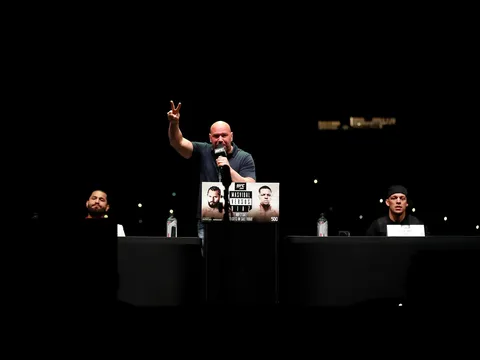 Jorge Masvidal lên tiếng về 'cuộc chiến tiền bạc' của Jon Jones: Võ sĩ vĩ đại nhất không được trả xứng đáng, thì còn ai nữa?