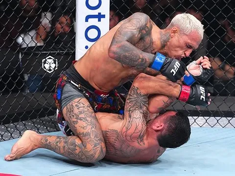 Charles Oliveira sẵn sàng làm 'kép phụ' cho UFC White House, HLV đáp trả gay gắt chỉ trích