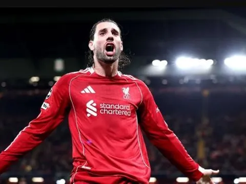 Szoboszlai hóa Gerrard cứu rỗi mùa giải giông bão của Liverpool