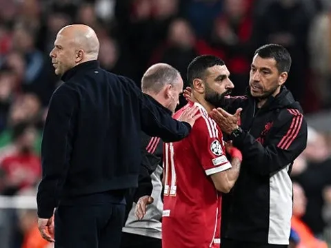 Liverpool hủy diệt Galatasaray 4-0, Slot tự tin phục thù PSG