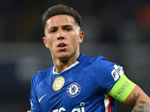Cái bẫy 100 triệu bảng mang tên Enzo Fernandez tại Chelsea