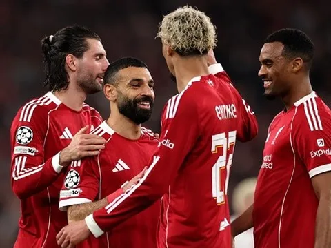 Ekitike gọi Salah là huyền thoại sau kỷ lục 50 bàn thắng