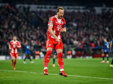 Đêm lịch sử của Bayern Munich vinh danh 2 kỷ lục gia