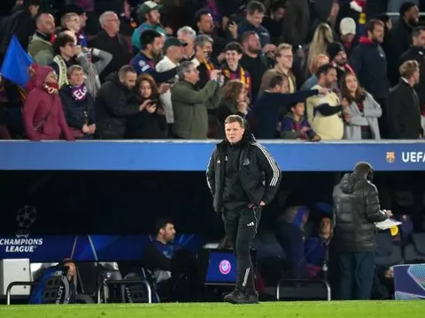 Thua Barca 2-7, fan Newcastle đòi sa thải HLV Eddie Howe