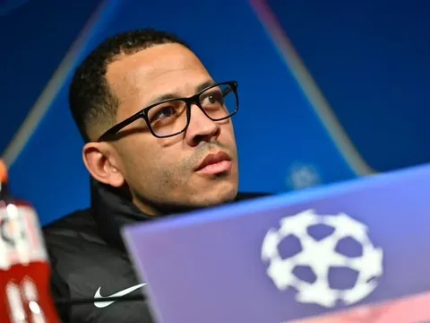 Todd Boehly chốt tương lai HLV Liam Rosenior