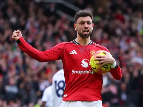 Bruno Fernandes được khuyên giải nghệ tại Manchester United