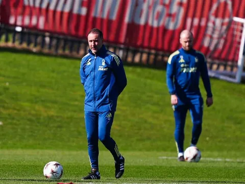 HLV Forest tiết lộ ông chủ ưu tiên Ngoại hạng Anh hơn Europa League