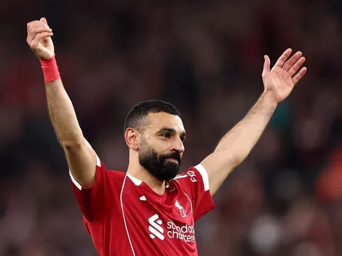 Đổi chiến thuật, Arne Slot hồi sinh bản năng sát thủ cho Salah