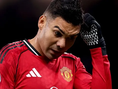 Bị chê ủy mị, MU được khuyên sớm tống khứ Casemiro