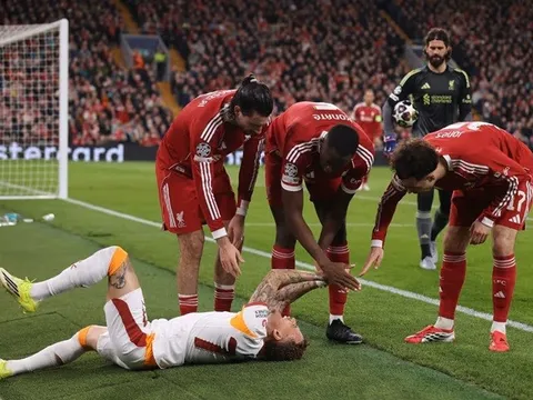 Cầu thủ đứt ngón tay ở Anfield, Galatasaray kiện Liverpool