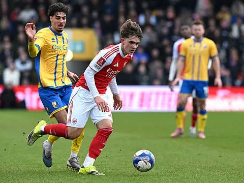 De Boer tiết lộ Ajax từng vồ hụt Max Dowman của Arsenal