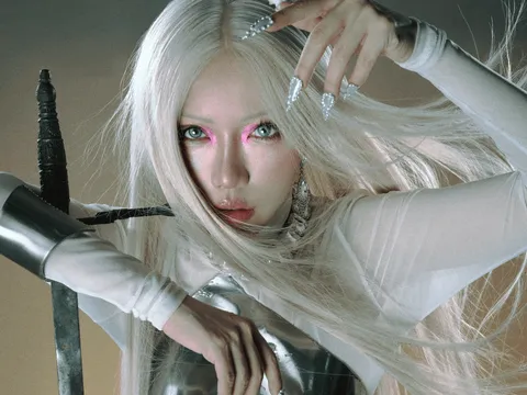 Phùng Khánh Linh tung bonus track “Giả Vờ” trước thềm liveshow đầu tiên