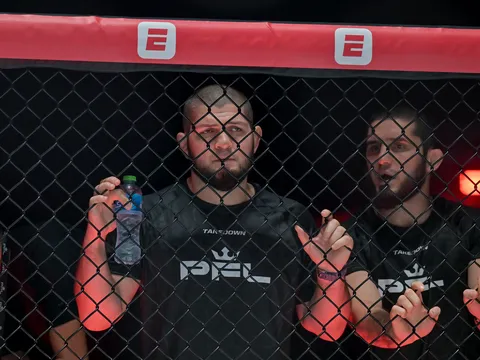 Volkanovski gây tranh cãi với danh sách GOAT: Vắng bóng Jon Jones, Khabib chỉ là 'kép phụ'