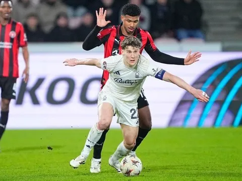 Ortega thừa nhận Forest mệt mỏi sau chiến tích Europa League