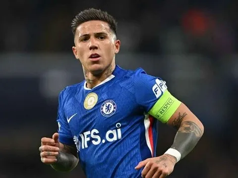 HLV Chelsea đập tan tin đồn Enzo Fernandez muốn rời đi
