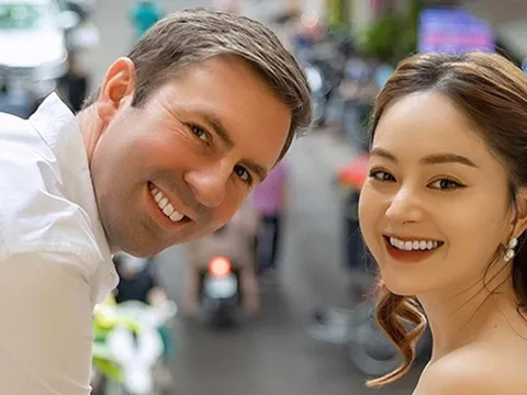 Phiên toà ly hôn giữa Lan Phương và chồng cũ bị hoãn