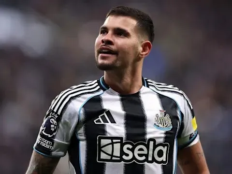 Romano xác nhận MU săn Guimaraes thay Casemiro